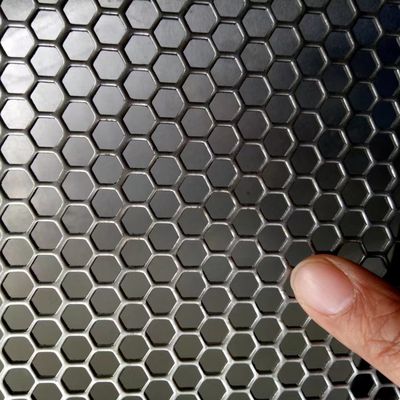 Niestandardowy konstrukcja okrągły otwór sześciokątny otwór Perforated arkusz do pudełka głośnikowego