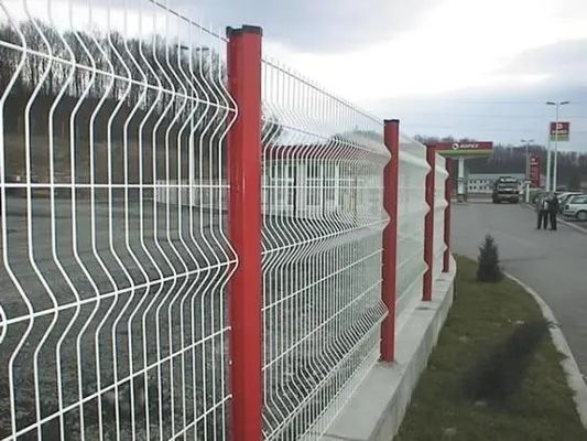 Ogrodzenie z siatki drucianej 3D malowane proszkowo z metalu z kwadratowym okrągłym słupkiem