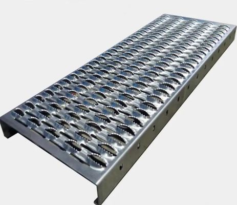 Aluminiowe schody ze stali nierdzewnej z kratą bezpieczeństwa o długości 1-4m