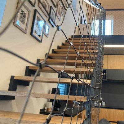 Lekka, antykorozyjna siatka zabezpieczająca ze stali nierdzewnej z kształtem rombu