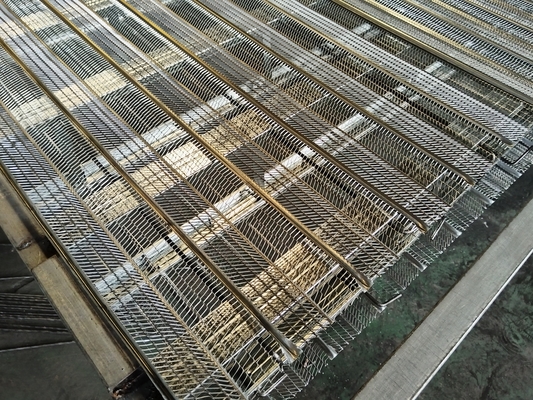 Galwanizowana sieć metalowa, cement, formy do budowy basenów