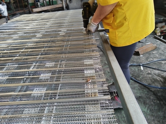 Galwanizowana sieć metalowa, cement, formy do budowy basenów