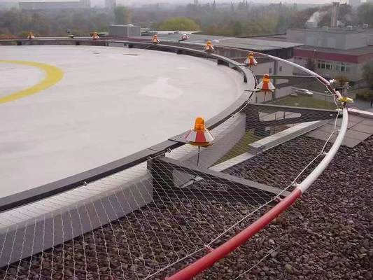 Siatka ochronna do balustrady schodowej ze stali nierdzewnej AISI 304/316 z liną stalową i cynkiem