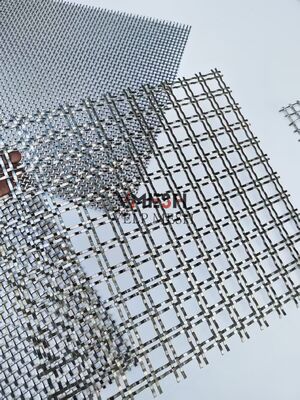 Trwała, dostosowana do potrzeb fasada elewacyjna, zewnętrzna i wewnętrzna, metalowa, ze stali nierdzewnej, zabezpieczająca, tkana, dekoracyjna, architektoniczna siatka druciana