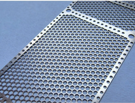 Uniform Mesh Otwory Etching Filtr płytki ze stali nierdzewnej dla głośnika Grill Cover