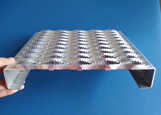 Ogrody bezpieczeństwa 2,0 mm 2,5 mm Diamentowe otwory Aluminiowe uchwyt Strut Walkway