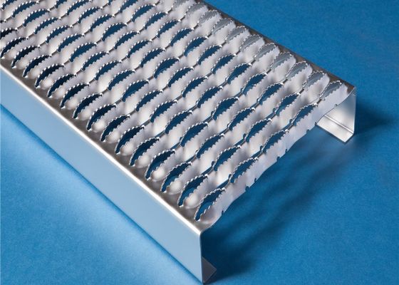 Ogrody bezpieczeństwa 2,0 mm 2,5 mm Diamentowe otwory Aluminiowe uchwyt Strut Walkway