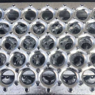 Przeciwpoślizgowy panel pasów bezpieczeństwa Perf O Grip Strut 1,5-6 mm