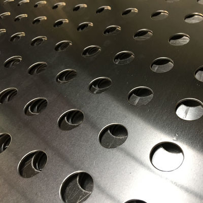 Perforowana aluminiowa siatka 1000x2000mm Panel dekoracyjny 0,3 mm grubość