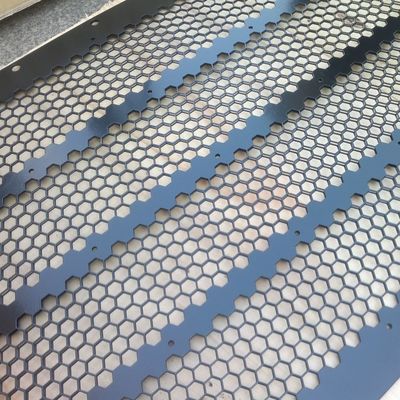 Z galwanizowanej stali węglowej Perforatowane blachy metalowe 1000x2000 mm Okrągłe otwór