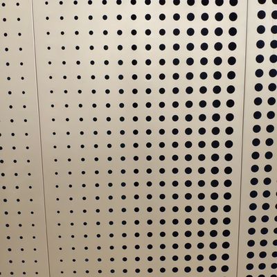 Z galwanizowanej stali węglowej Perforatowane blachy metalowe 1000x2000 mm Okrągłe otwór