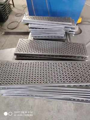 Perforowana krata bezpieczeństwa ze stali nierdzewnej i aluminium