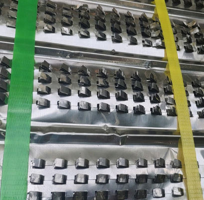 Ocynkowane szalunki z siatki o wysokim żebrze do budownictwa 0,45m x 2m