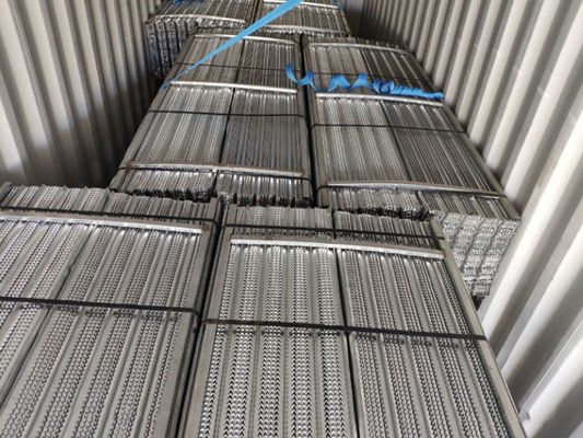 Ocynkowana blacha kratowa z wysokim żebrem do szalunków tynkarskich 0,45m x 2m