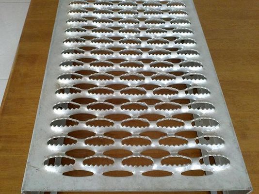 2-5m Diamond Walkway Channel Grip Rozpiętość Kratka bezpieczeństwa Antypoślizgowa