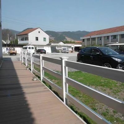 Ogrodzenie winylowe zewnętrzne 1,5 * 2,5 m Biały kolor Ogrodzenie plastikowe PVC