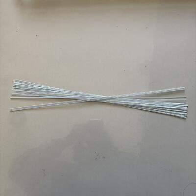 Wstępnie przycięty drut macierzysty o średnicy 1 mm * 40 cm w kolorze białym do drutu kwiatowego