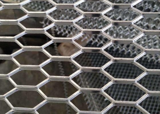 Sześciokątny otwór Anodowana siatka metalowa o strukturze plastra miodu do kratki samochodowej ISO9002