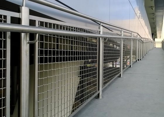 30% -60% Otwarta powierzchnia architektoniczna z siatki metalowej 0,5 mm-4,0 mm balustrada schodowa z siatki drucianej
