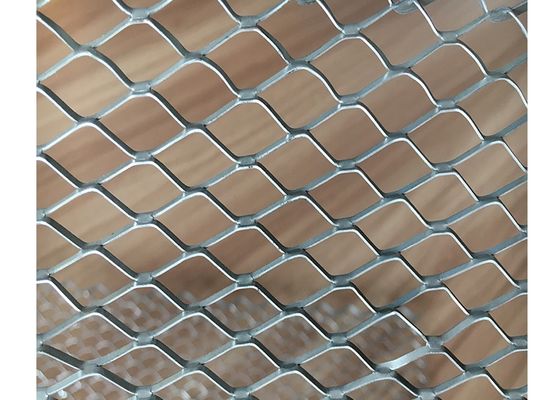 Blacha kratowa ze stali ocynkowanej ASTM A653, samonośna, o oczkach romboidalnych 27x96